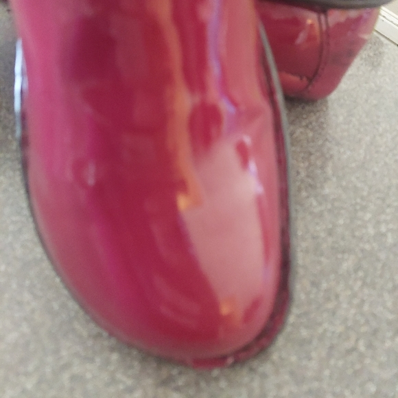 BOC SIZE 10 MED CLOGS - Picture 10 of 10